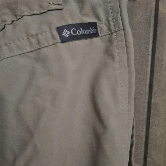 Columbia Sandy River II Cargo shorts color tusk. Size large - Picture 14 of 14